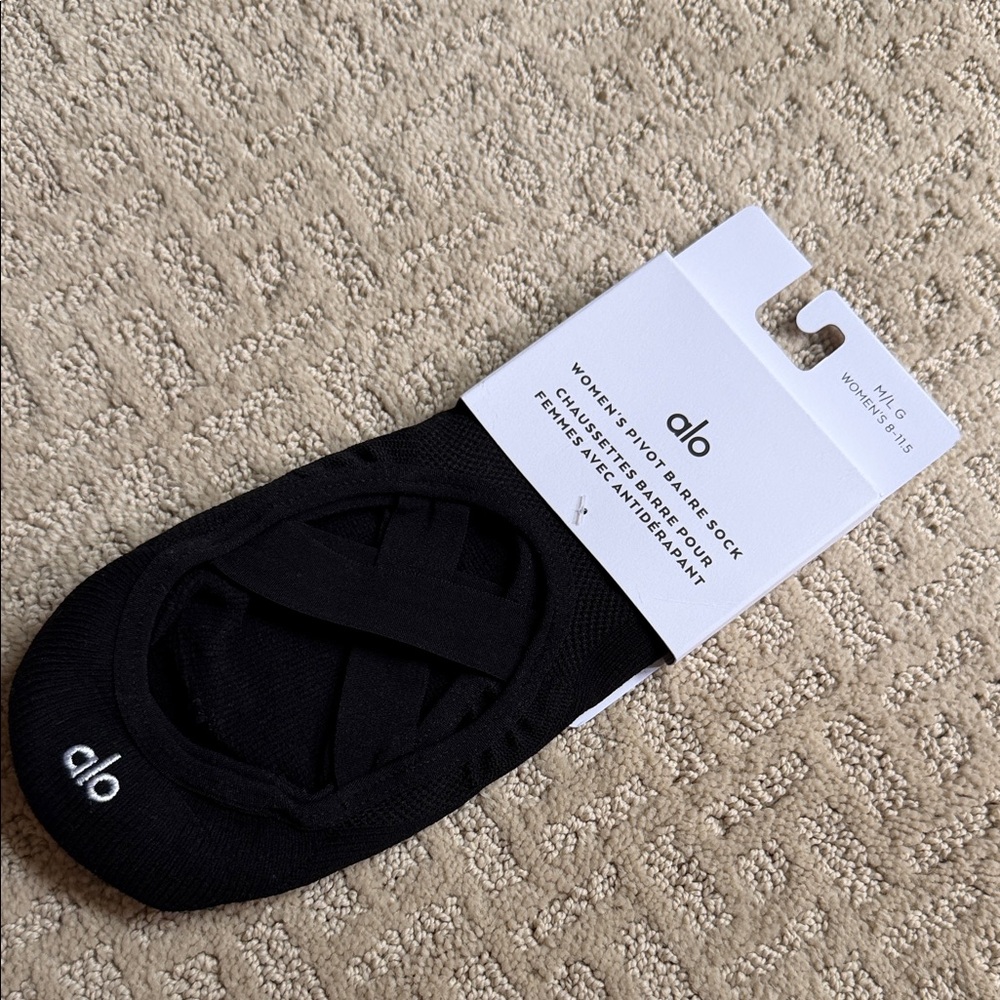 ALO Yoga Women’s Pivot Barre Sock Black M/L